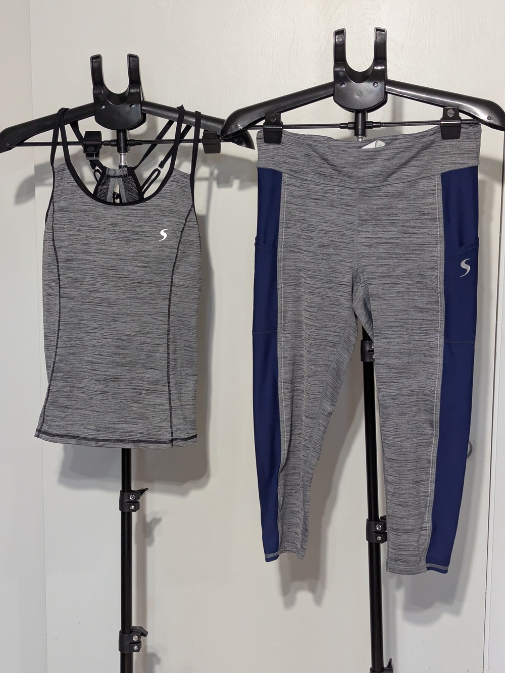 Grey & Navy Performance Capri Leggings by